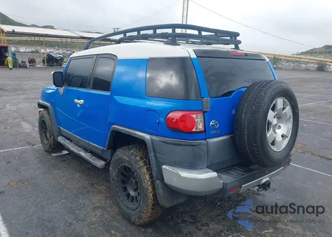 2007 Toyota Fj Cruiser z USA, uszkodzony, nr VIN JTEBU11F470070581